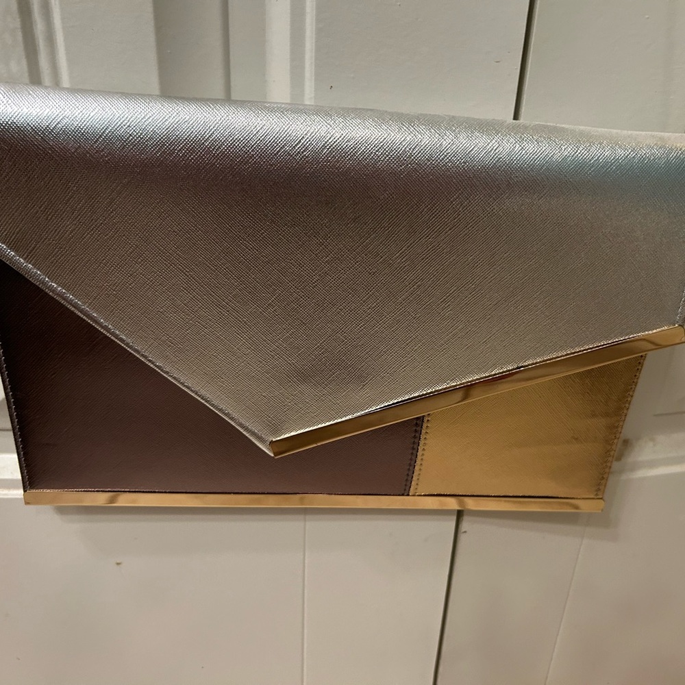 Cross body purse